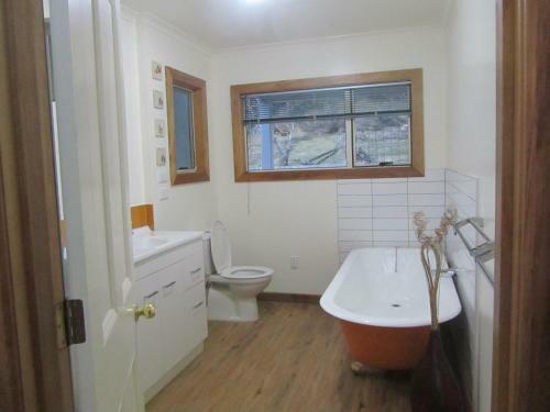 Loch Sloy Farmstay Little River
