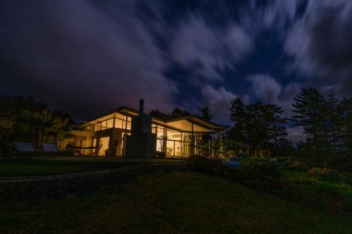 Vineyard Cottage - Paroa Bay Winery