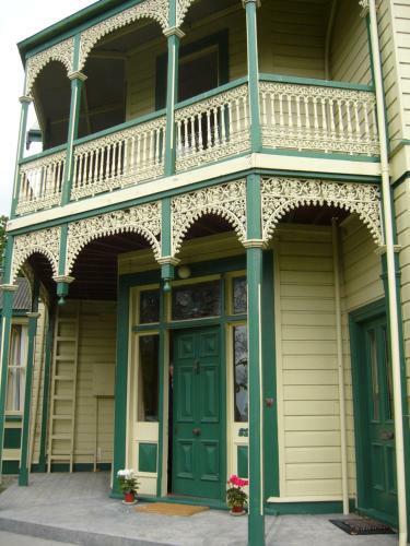 Bed & Breakfast Forest Manor