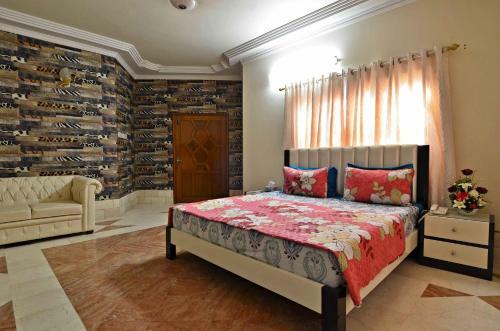 Hostal Bluesky Guest House