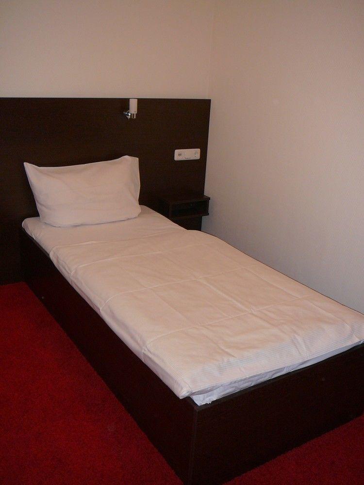 Aaa Budget Hotel