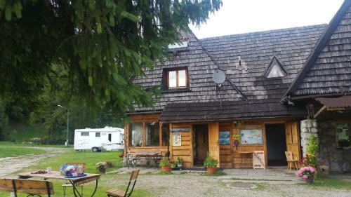 Camping Harenda Pokoje Go?cinne I Domki