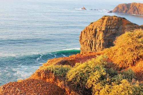Hostal Aljezur Experiences Surf & Lounge House