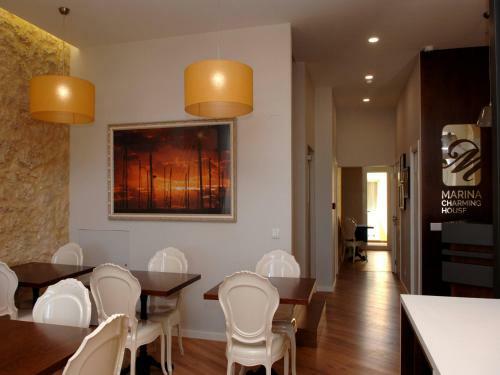 Hostal Marina Charming House