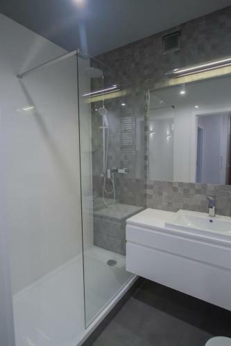 Apartament 63