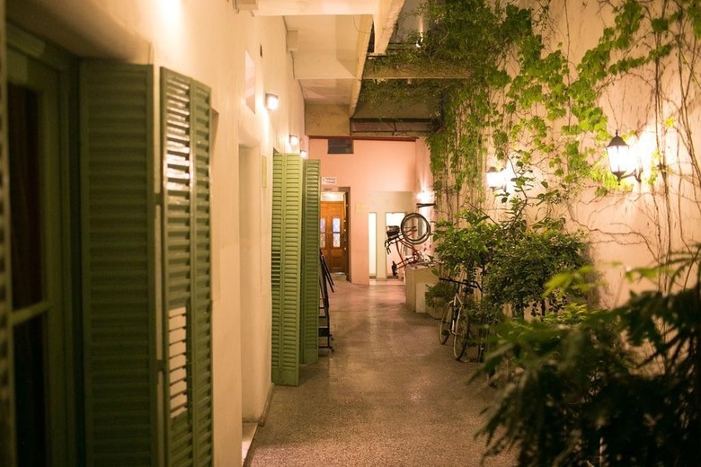 Apartamentos Sabatico Travelers Hostel