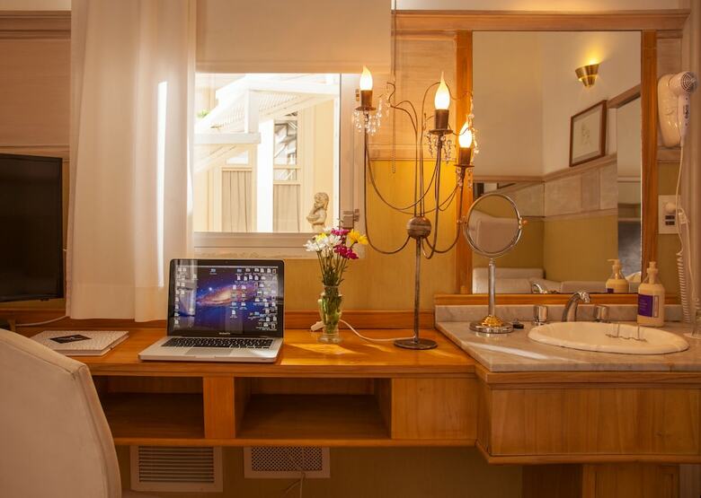 Hotel 1555 Malabia House