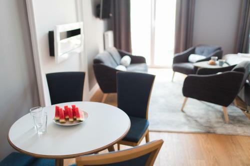 Apartwawel
