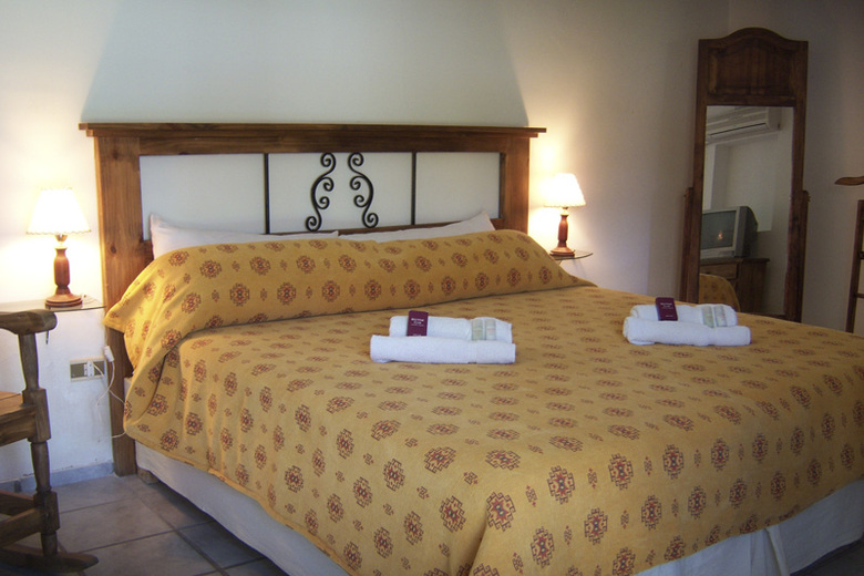 Hotel Red Wine Club