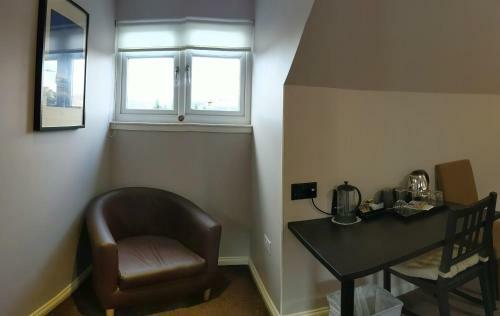 Hostal Maclean Guest House
