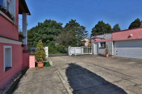 Hostal Pension Rainbow***