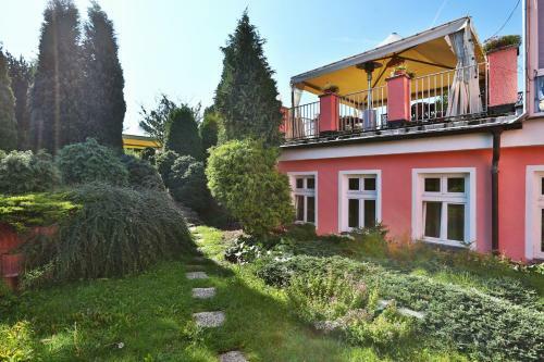 Hostal Pension Rainbow***
