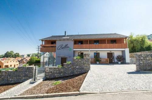 Hostal Pension Bella