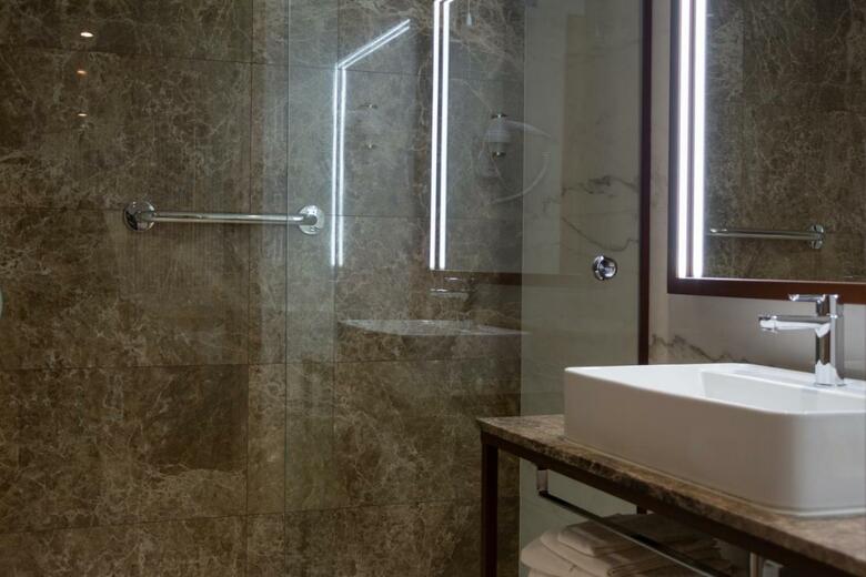 Hotel Vip Executive Suites Marqu�s