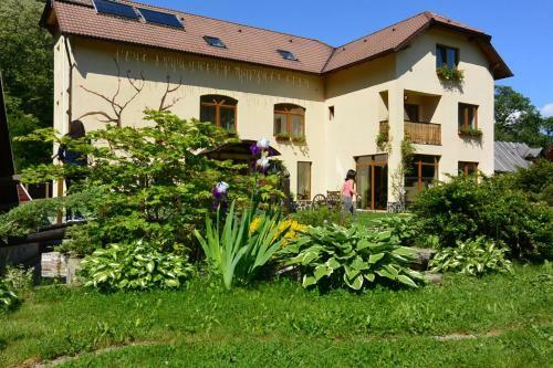 Hostal Pensiunea Sanziana