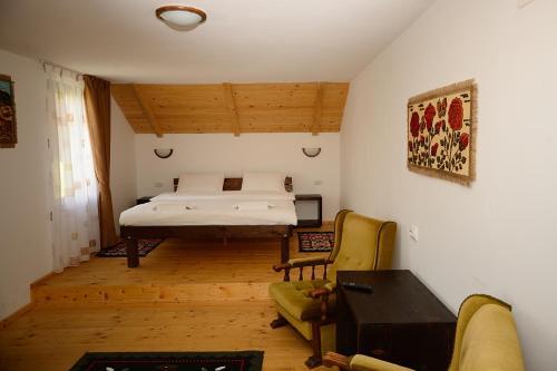Hostal Casa Din Podee