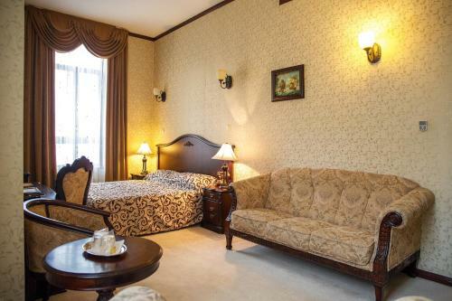 Hotel Carol
