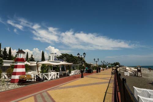 Ev Roshel Hotel