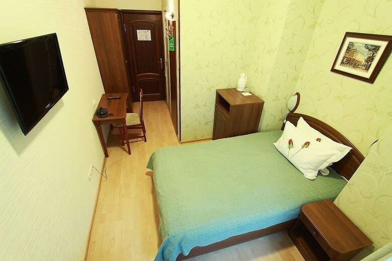 Hostal Zlatoust Hotel