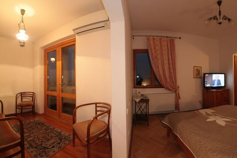 Hostal Pensiunea Casa Cranta