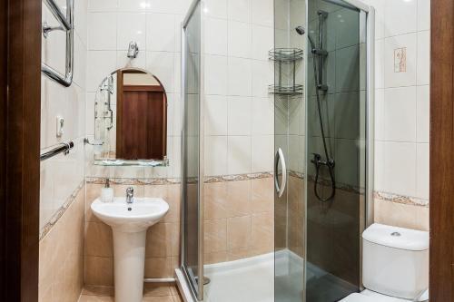 Pilau Business Hotel