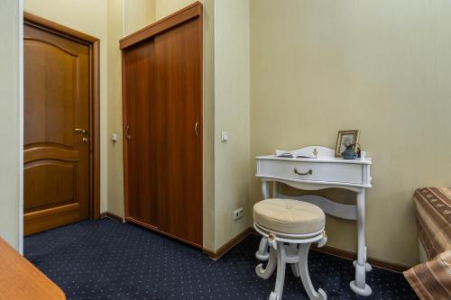 Pilau Business Hotel