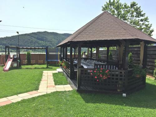 Hostal Pensiunea Camena