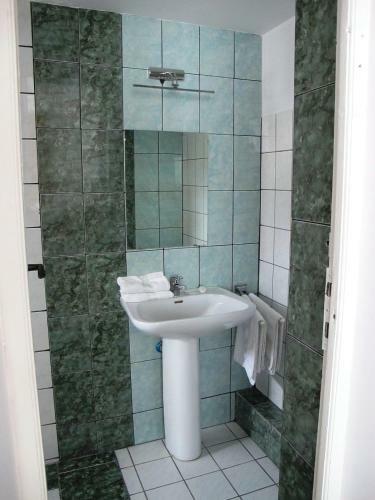 Hostal German Forum Accommodation
