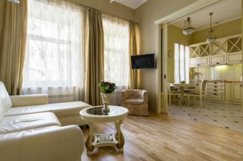 Life Inn Apartments