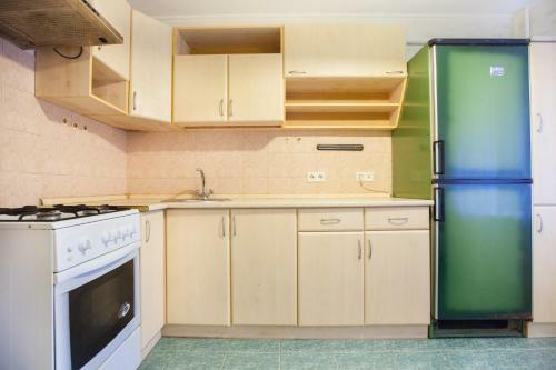 Sadovoye Koltso Apartment Kantemirovskaia