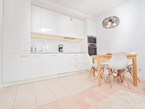Apartamenty Homely Place 8 - Parking