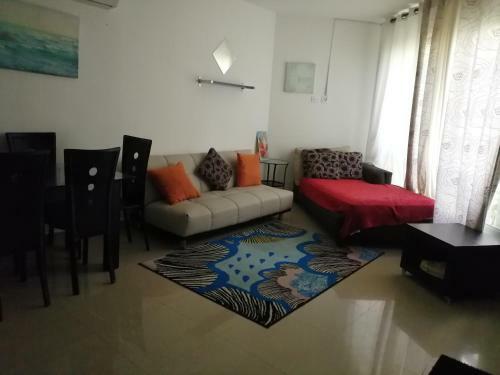 Apartamentos En Albatros F&y