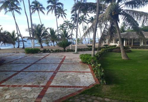 Apartamentos En Albatros F&y