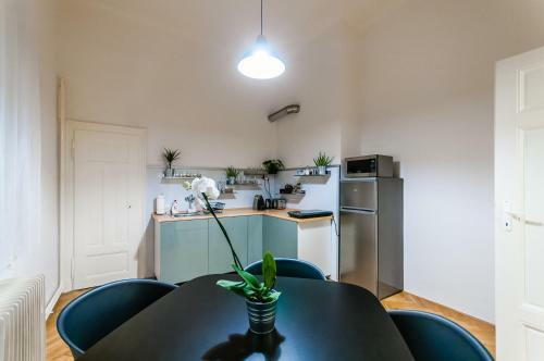Square Apartments