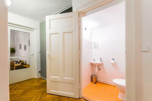 Square Apartments