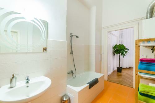 Square Apartments