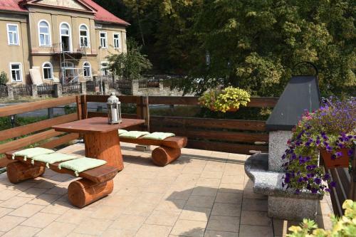 Hostal Pension Vila Hana