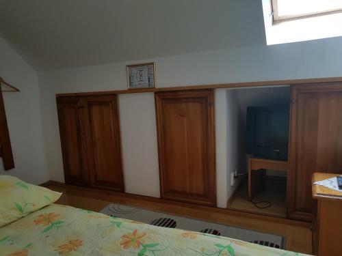 Hostal Pensiunea L?rincz *** Panzi�