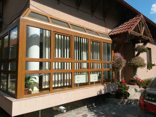 Hostal Pensiunea L?rincz *** Panzi�