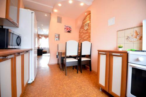 Central 3 Bedroom Apartment On Kirova
