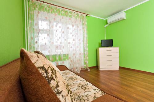 Apartments On Adoratskogo 4