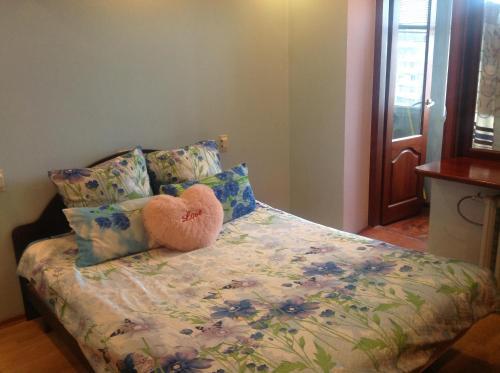 Apartment On Tolstogo 17