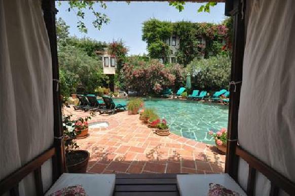 El Vino Hotel Suites