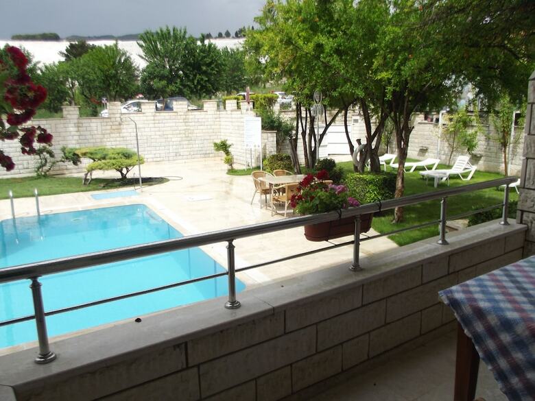 Hotel Hal-tur