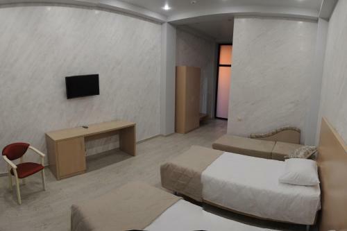 Hostal Raduzhny Guest House