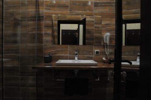 Hostal Raduzhny Guest House