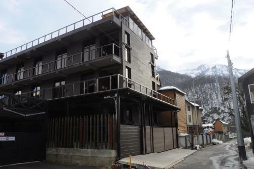 Hostal Raduzhny Guest House