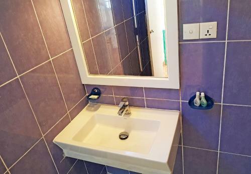 Hostal Neela's Guest House-hikkaduwa Beach