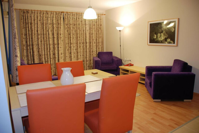 Hotel Tuntas Suites Altinkum