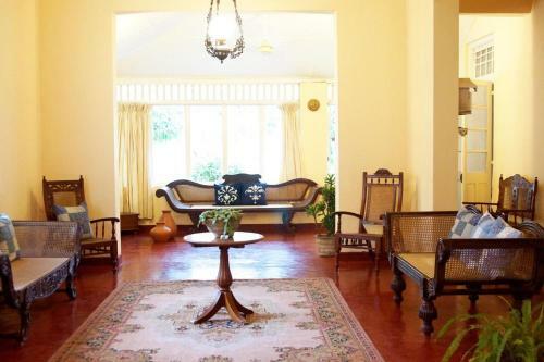 Bed & Breakfast Colonial Charm Near The Beach
